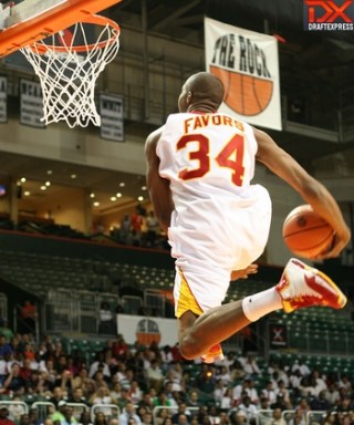 Derrick Favors Dunk