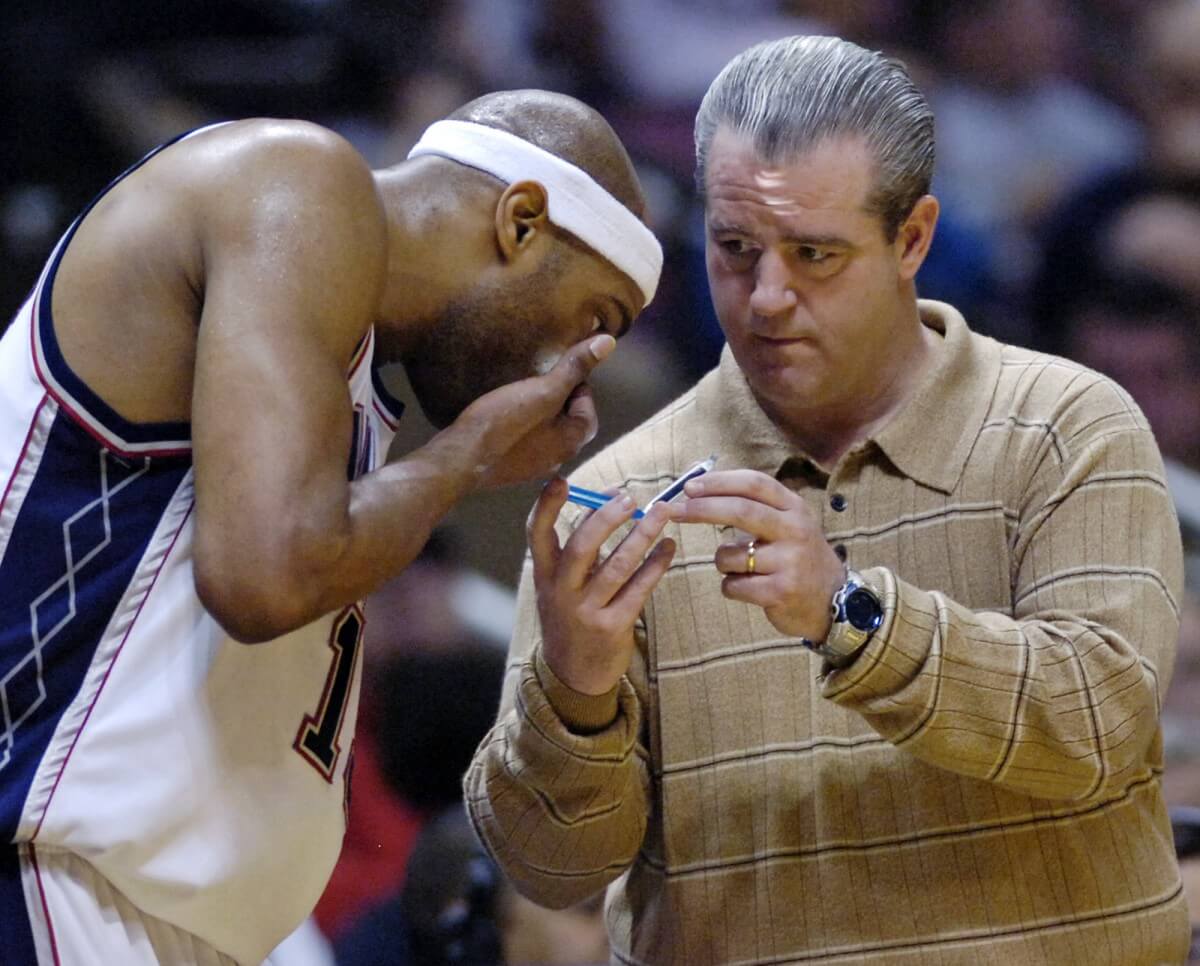 Tim Walsh, tending to Vince Carter in 2007.