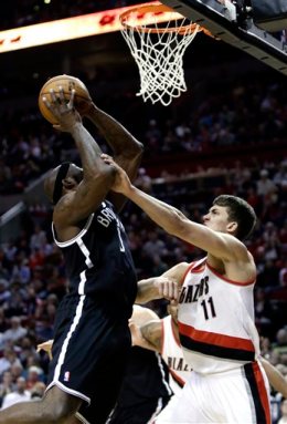 Reggie Evans, Meyers Leonard