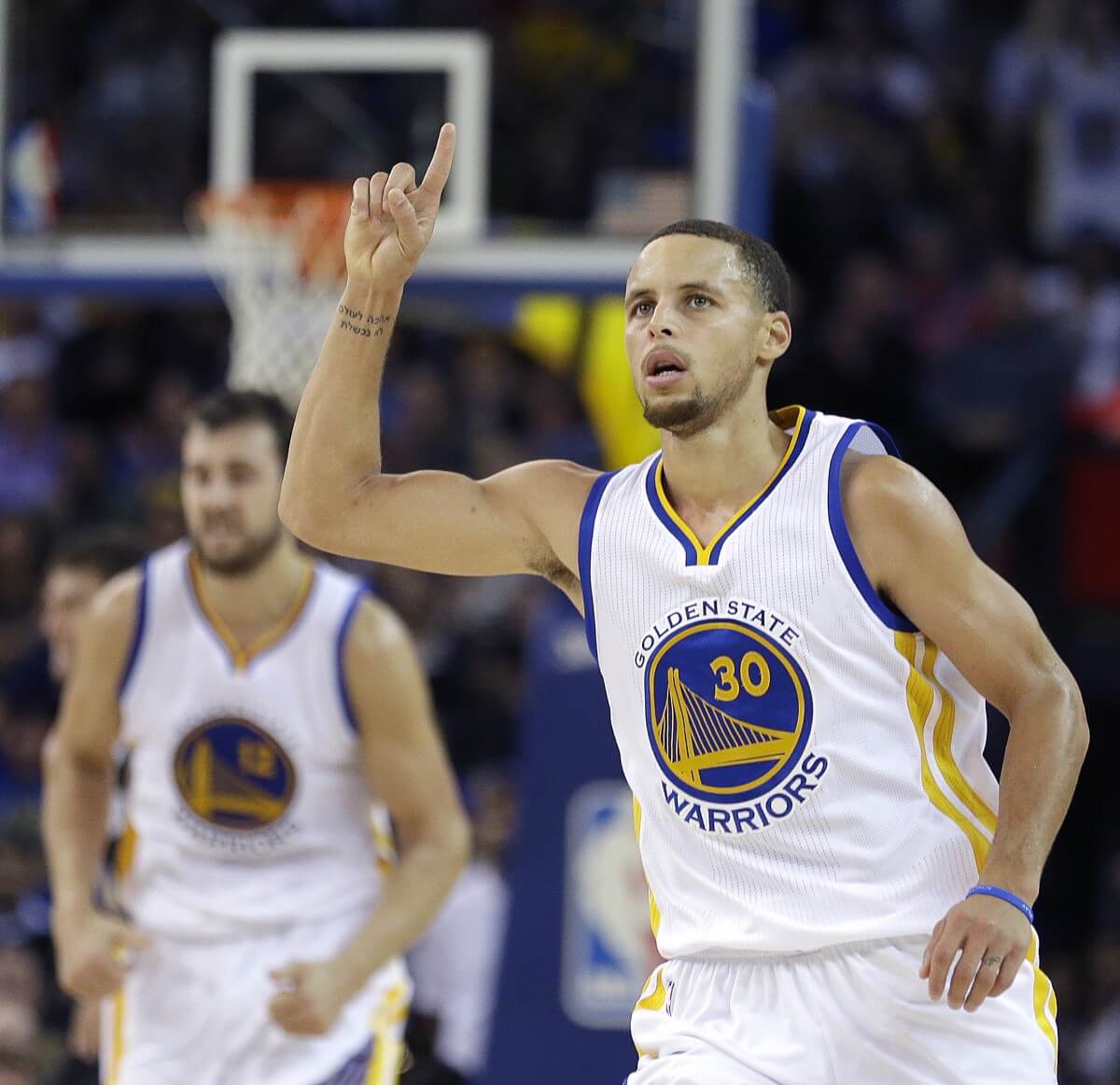 Stephen Curry led the Warriors to victory. (AP)