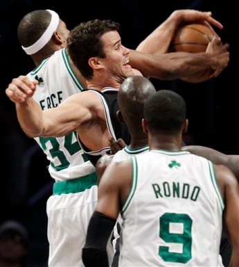 Paul Pierce, Kris Humprhies