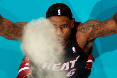 LeBron-James-Miami-Heat-v-New-Orleans-Hornets-Kdy8r-h04KYl