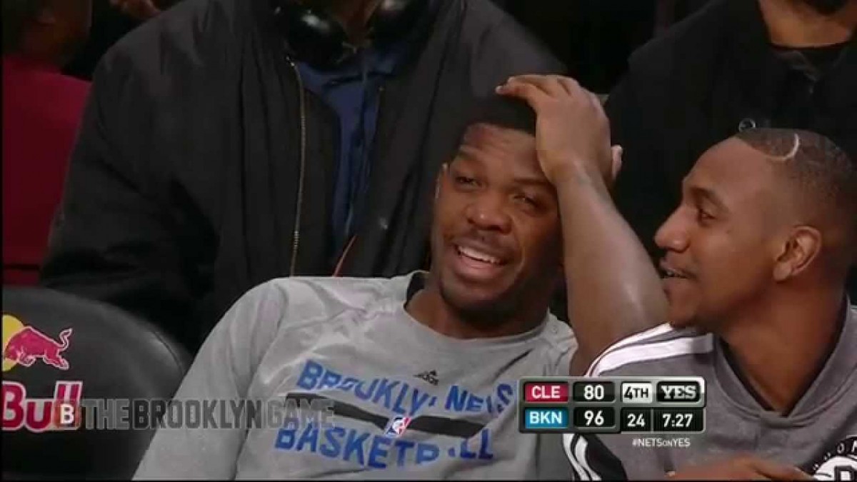 BLOOPER: Whoops, Andray: Andray Blatche botches open dunk