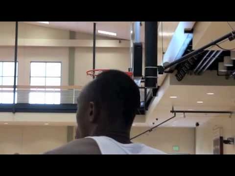 Daily Link: Travis Outlaw Works Out