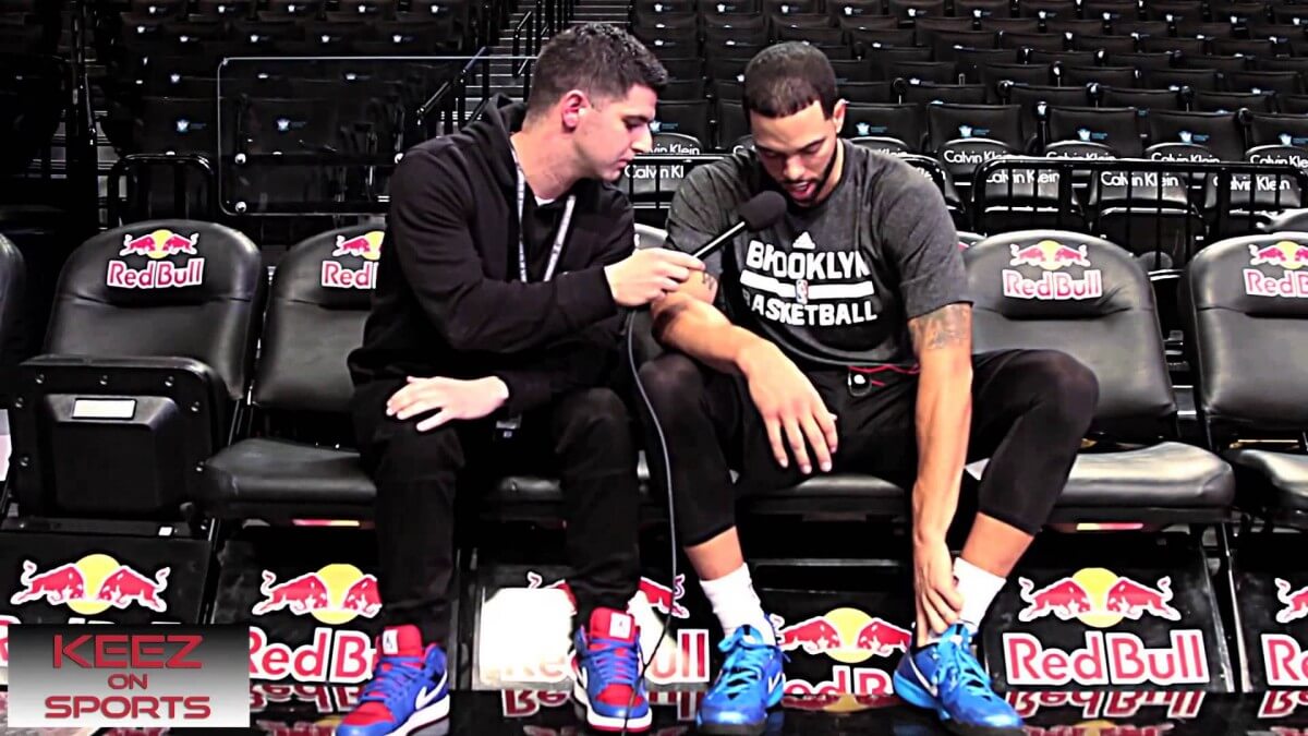 Deron Williams doesn’t seem too keen on high-top sneakers
