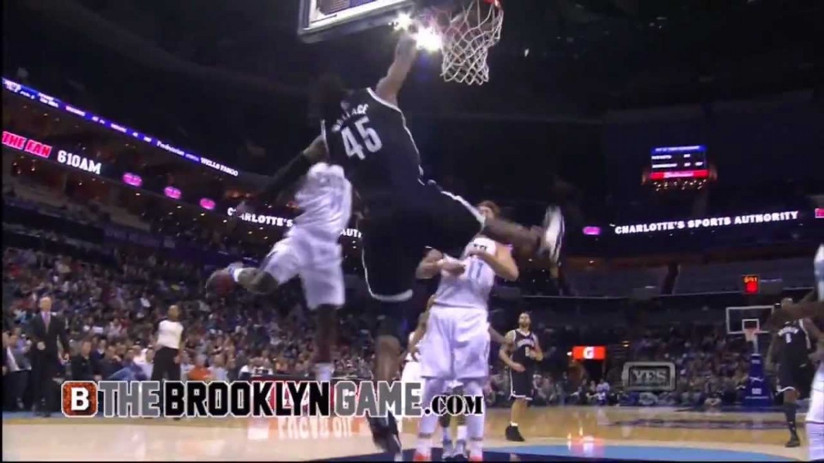 Gerald Wallace Posterizes Michael Kidd-Gilchrist