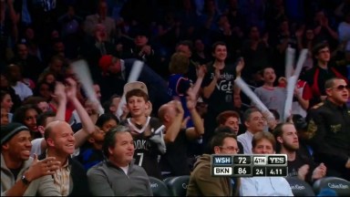 Reggie Evans quietly has career night, fans loudly appreciate