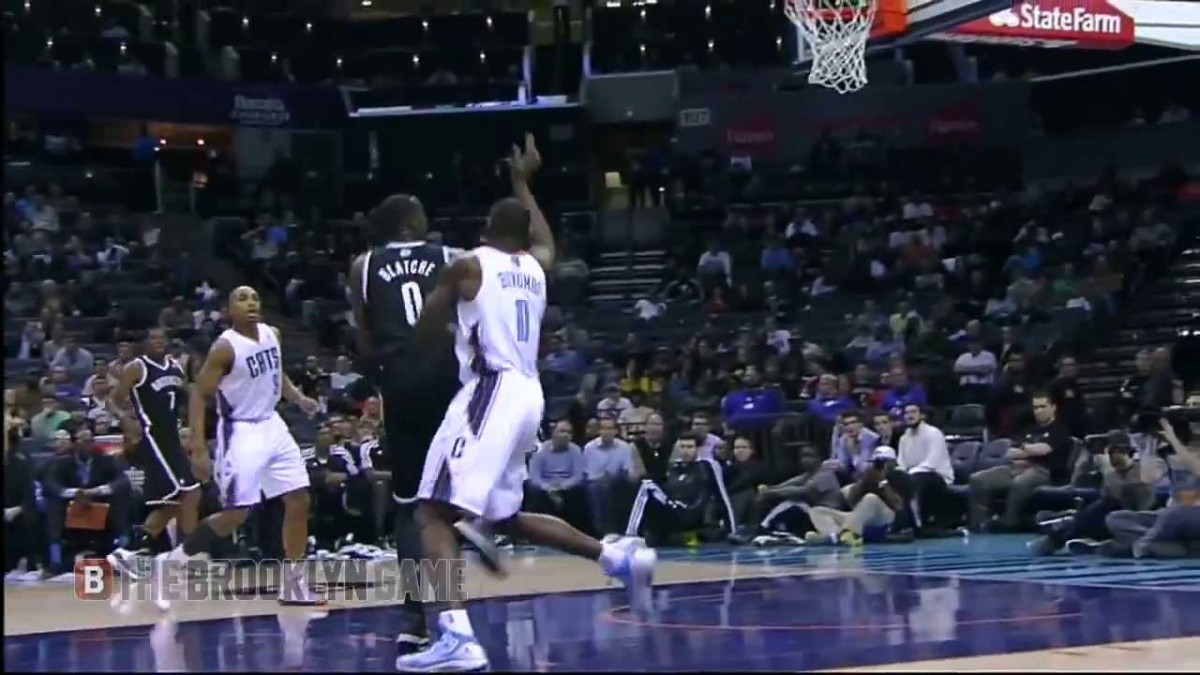 VIDEO: 7-footer Andray Blatche with a CRAFTY Eurostep