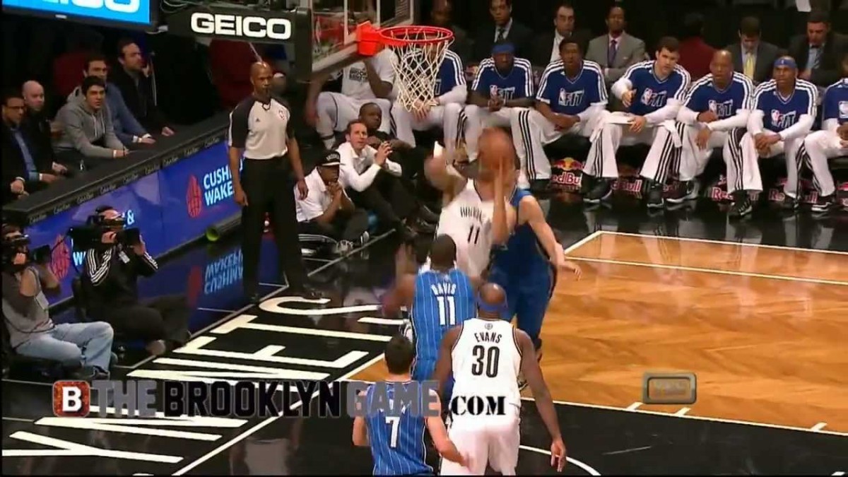 Video: Brook Lopez with a vicious dunk over Glen Davis & Nikola Vucevic