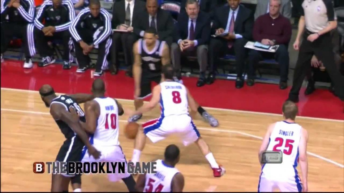 Video: Deron Williams’ crossover is dirtier than yours