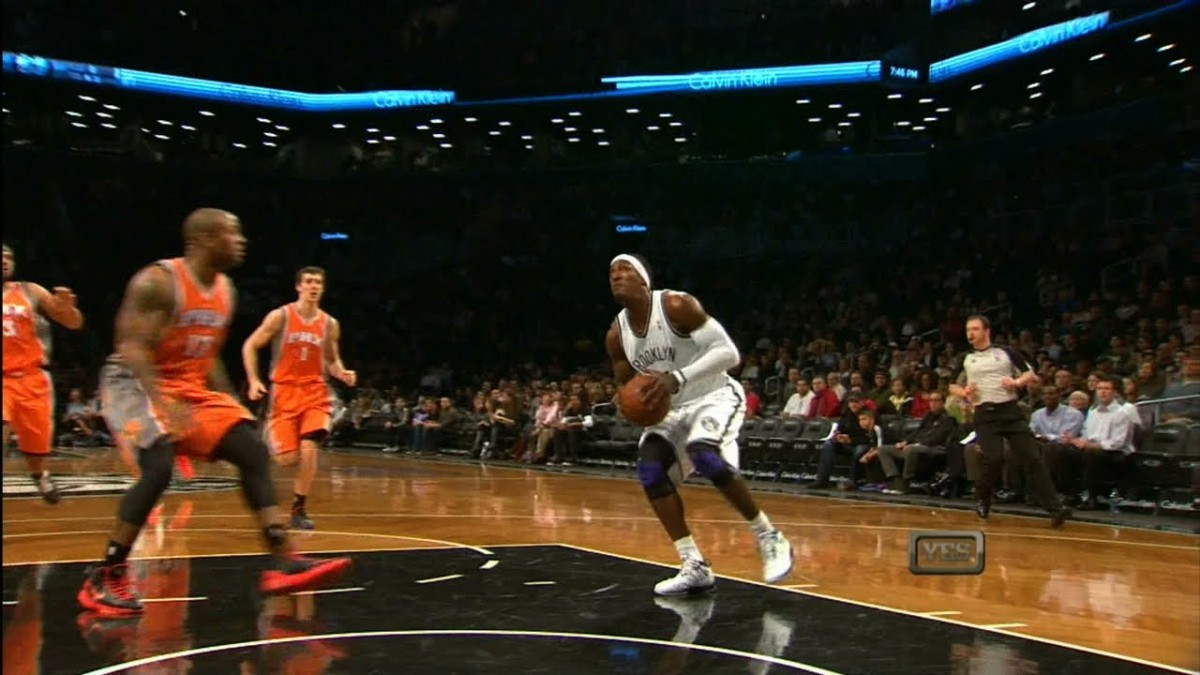 Video: Gerald Wallace injured on foul from P.J. Tucker, will not return