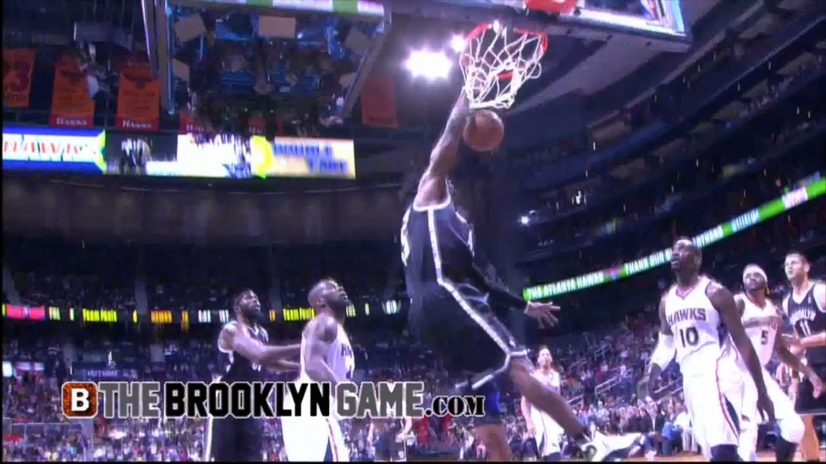 Video: Gerald Wallace turns clock back with thunderous slam