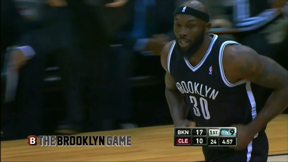 Video: Reggie Evans dunks on back-to-back plays