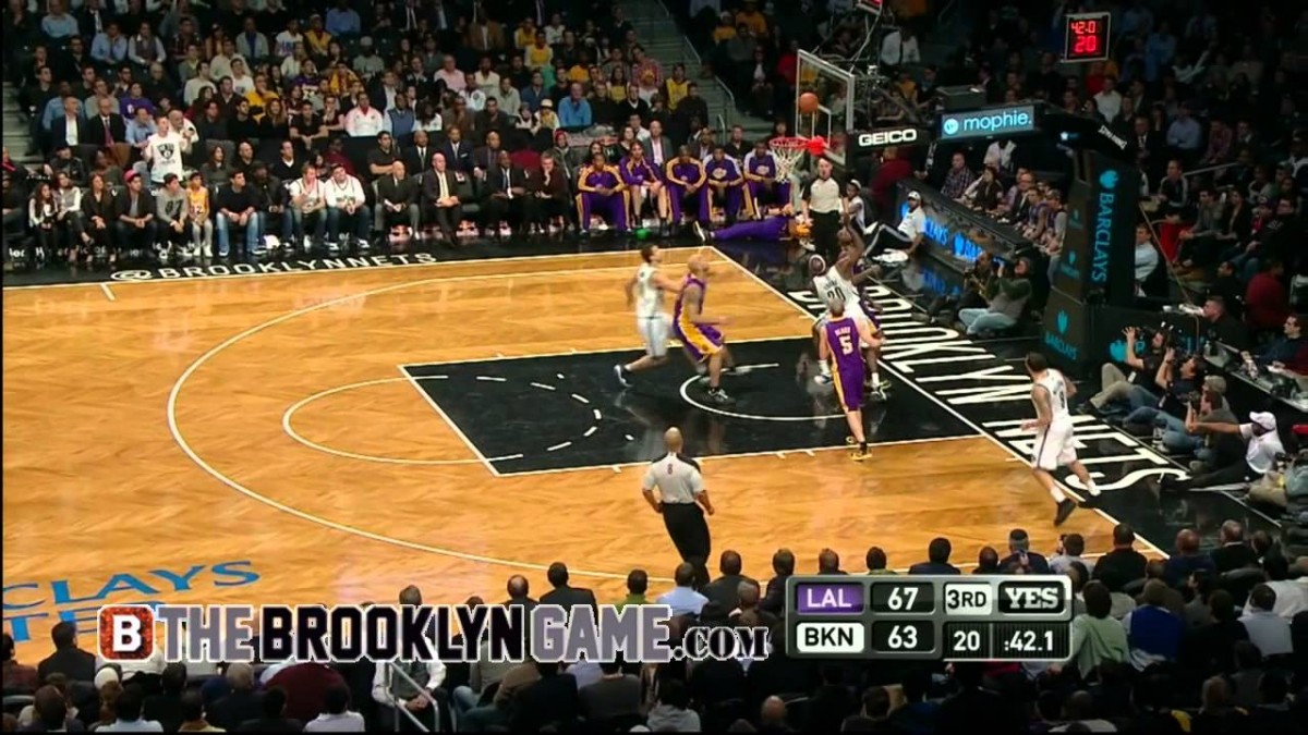 Video: Reggie Evans tries leading the fastbreak coast-to-coast, fails.