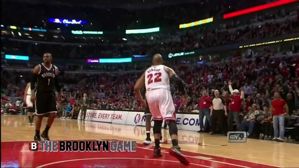 Video: Taj Gibson posterizes Kris Humphries