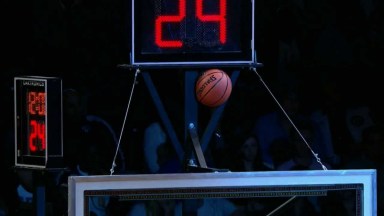 Video: The BrooklyKnight gets ball stuck under the shot clock