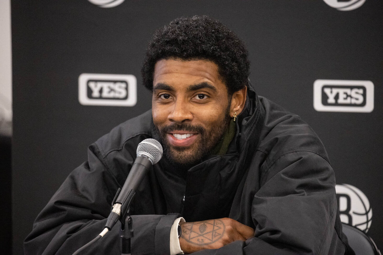 Kyrie Irving talks vaccination status following Nets win